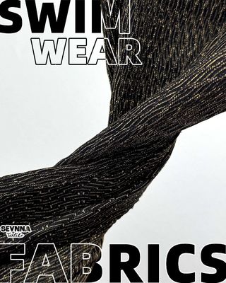 ผ้าชุดว่ายน้ำที่เป็นมิตรต่อสิ่งแวดล้อม ทนต่อคลอรีน มีส่วนผสมของไนลอนรีไซเคิล 69% ลูเร็กซ์ 20% และสแปนเด็กซ์ 11%