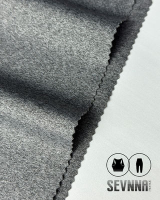 อุปกรณ์ระบายอากาศ ใช่ และผ้าวิ่งที่มีผ้าผสมผสาน