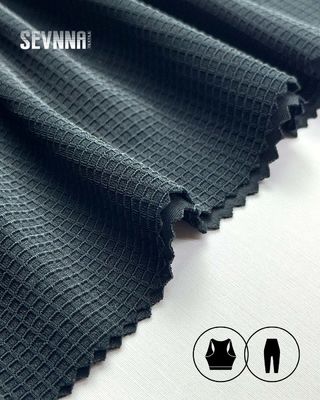 ความกว้าง 160 ซม UV ป้องกัน 50+ ผ้าวิ่งด้วยพอลิเอสเตอร์รีไซเคิลสําหรับเครื่องแต่งกายที่ทํางานได้สูง