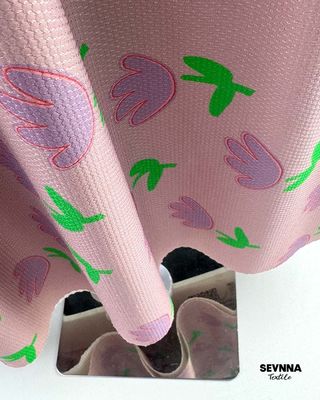 เนื้อผ้าสับไทยหนัก 180 กรัม สําหรับสวมในช่วงฤดูร้อนและฤดูใบไม้ผลิ ด้วยเนื้อไนลอนรอบคอบ 87% ที่เป็นมิตรต่อสิ่งแวดล้อม