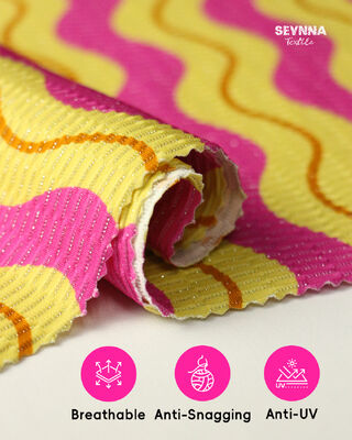 ผ้าชุดว่ายน้ำรีไซเคิลที่เป็นมิตรต่อสิ่งแวดล้อม มีส่วนผสมของไนลอนรีไซเคิล 78% เงินเมทัลลิก 5% และสแปนเด็กซ์ 17%